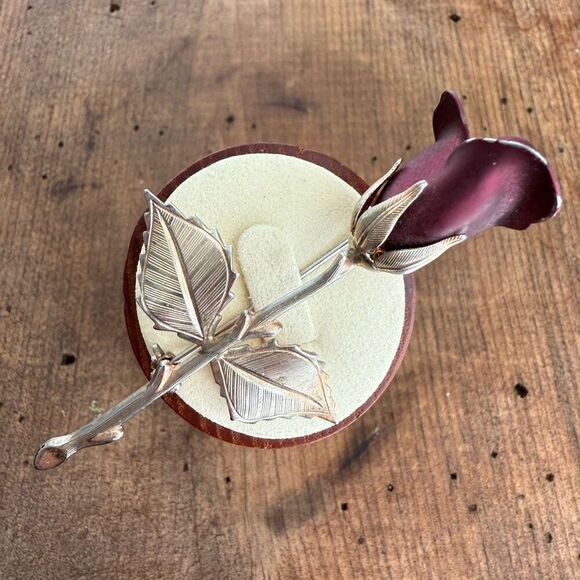 Vintage Unsigned Ruby Red Rose Pin Brooch Gold Tone 3” - Picture 6 of 10